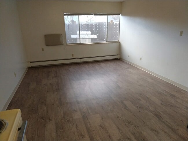 Building Photo - 3611 E San Miguel St
