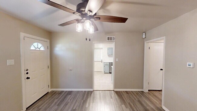 Building Photo - 506 Goodnight Dr
