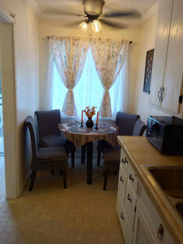 Foto del edificio - 2471 Belgrave Ave