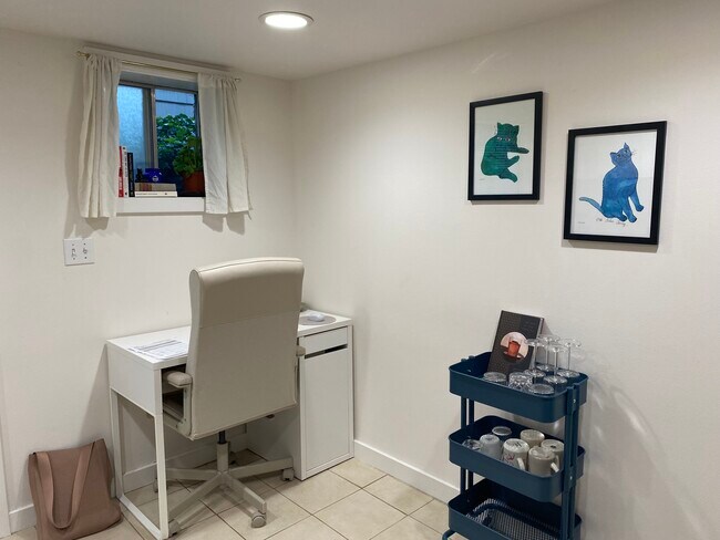 Foto del edificio - 216 W Boston St