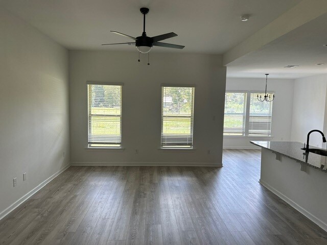 Foto del edificio - 41372 Rosewood Ln