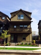 Building Photo - 14275 SW Compass Dr