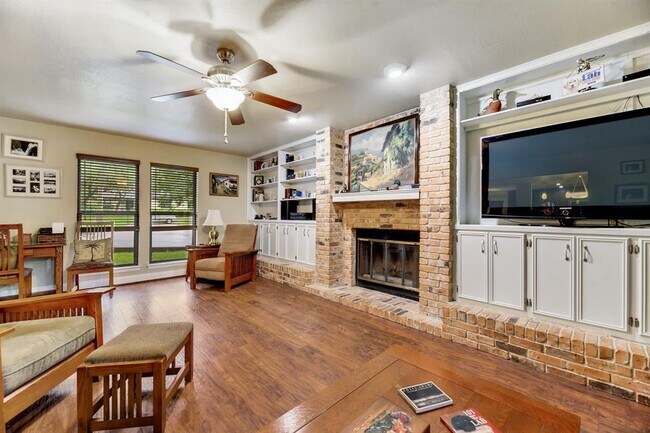Building Photo - 11313 Menodora Dr