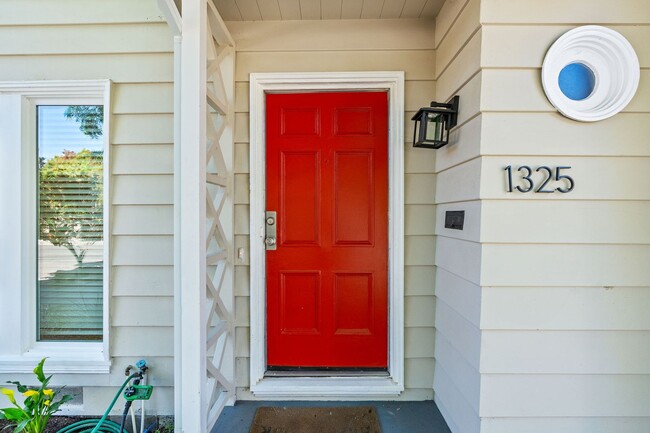 Building Photo - Fully renovated 2 Story Home in Downtown Napa