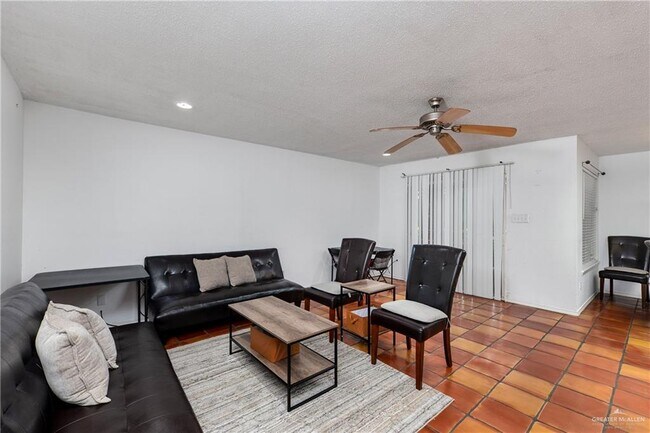 Building Photo - 15 El Rancho Rd