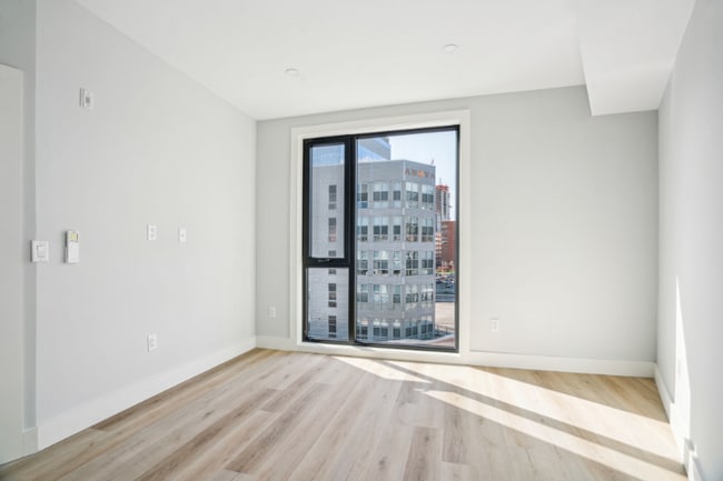 Building Photo - 3748 Lancaster Ave