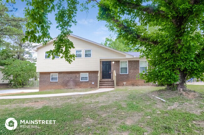 Building Photo - 445 Carriage Hills Dr