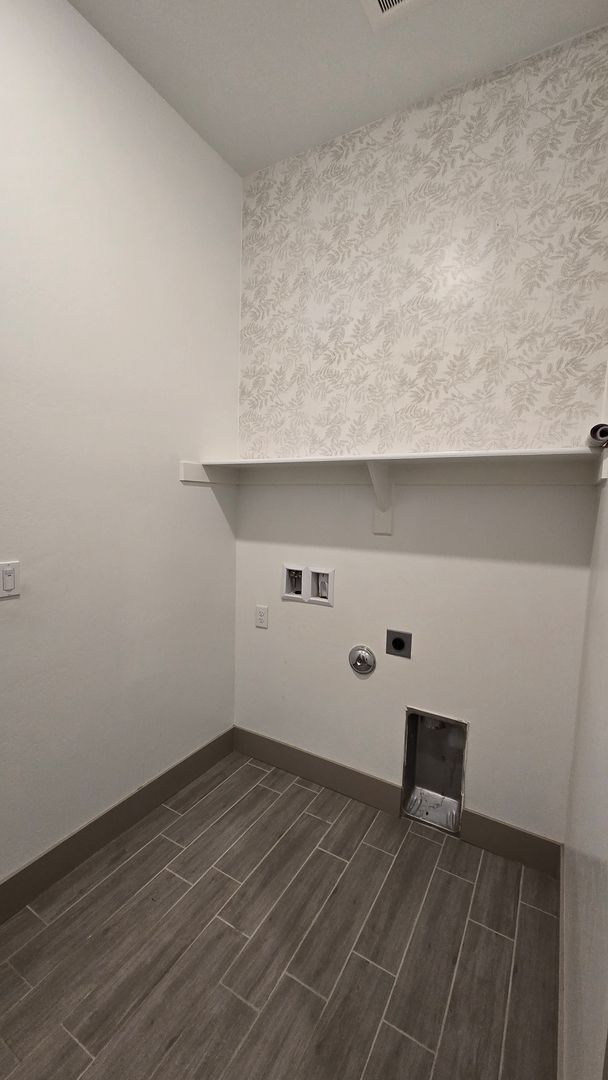 Foto del edificio - 9405 Parkwood Manor Dr