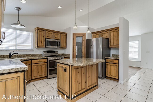 Foto del edificio - 4 br, 2.5 bath House - 2519 S 1400 W