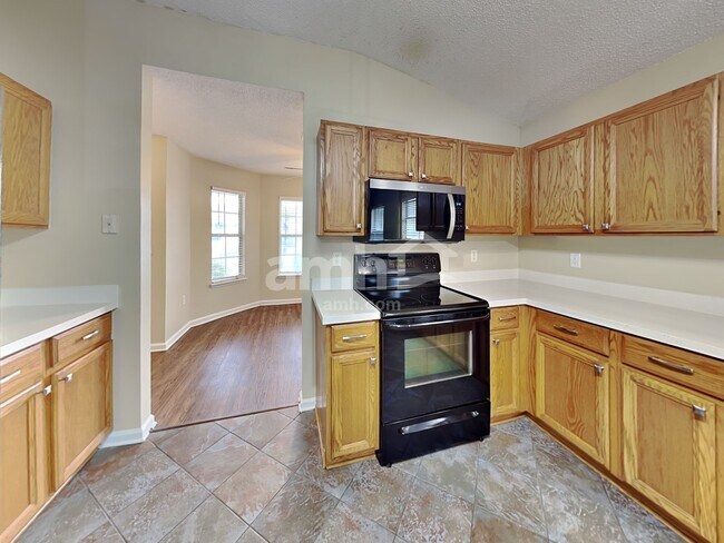 Foto del edificio - 1643 Hawkins Cove Dr E