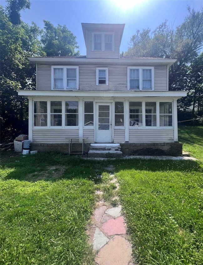 Primary Photo - 69 Western Ave