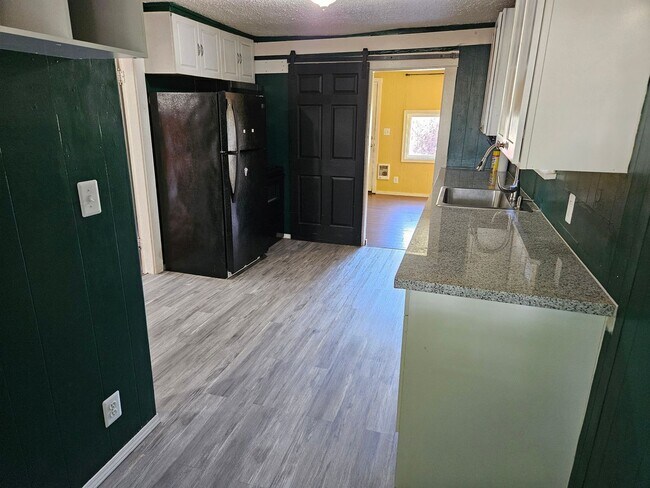 Foto del edificio - Cute 2-bed house,  Pet Friendly, Central location!