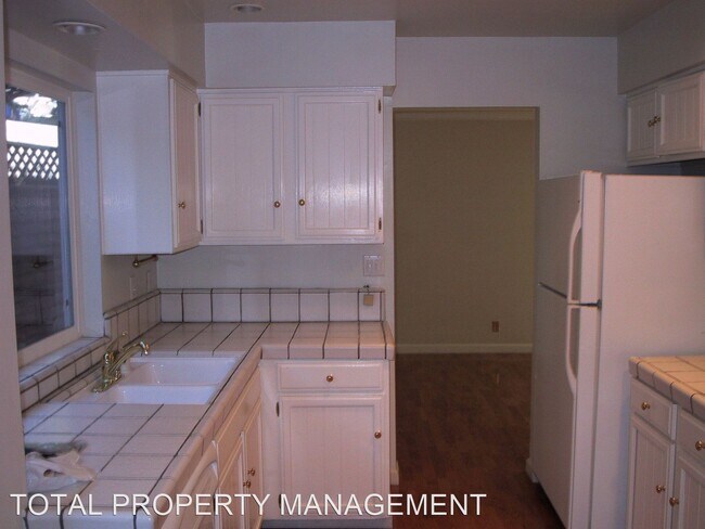 Building Photo - 3 br, 2.5 bath House - 120 COLLEGE TERRACE #D