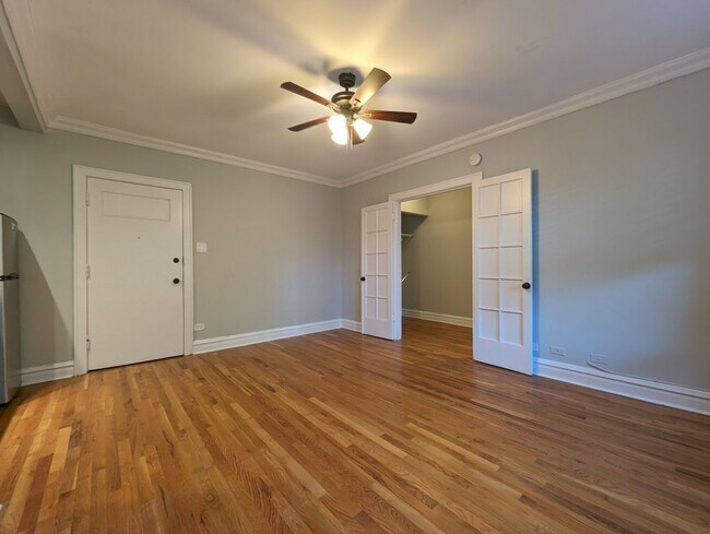 Building Photo - 4737 N Hermitage Ave