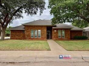 Building Photo - 3612 Oakridge Dr