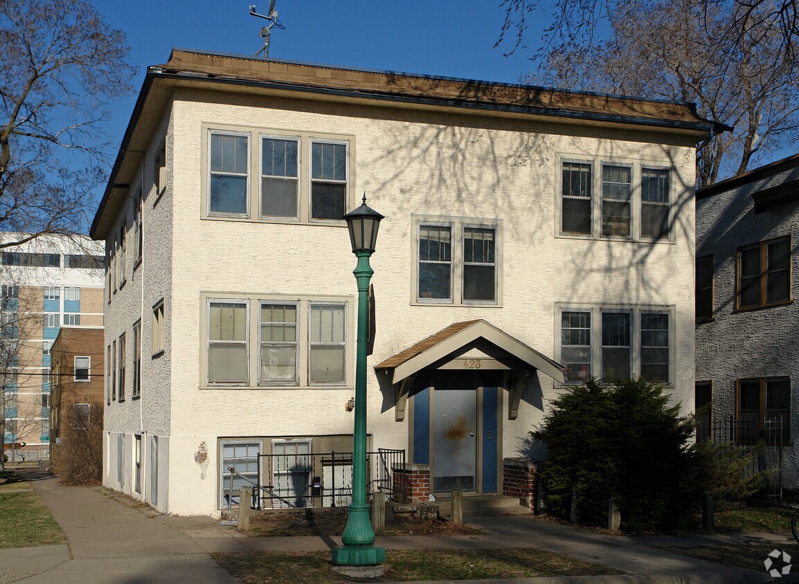 Primary Photo - 423 Fry St