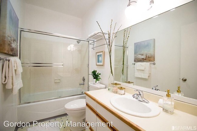 Foto del edificio - 2 br, 2 bath House - 1500 Steiner Unit 9
