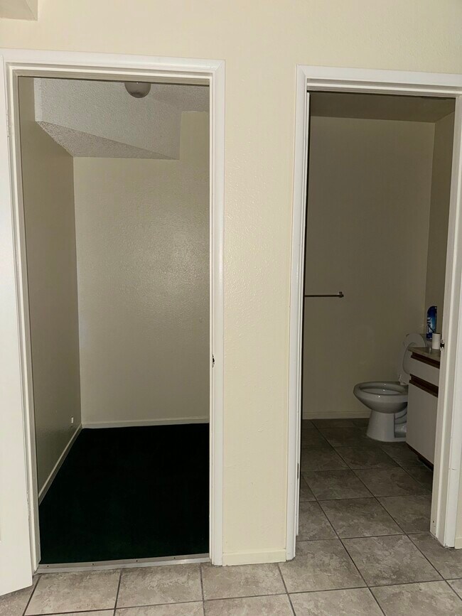 Foto del edificio - 11724 Truro Ave
