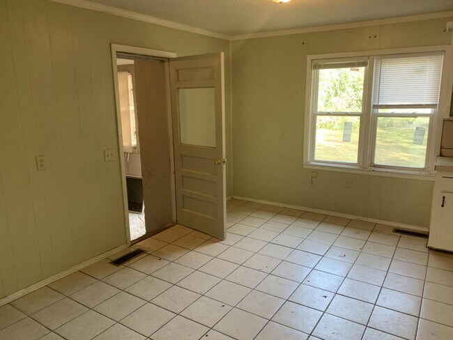 Foto del edificio - 933 N Locust Ln