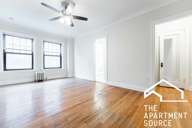 Building Photo - 540 W Briar Pl