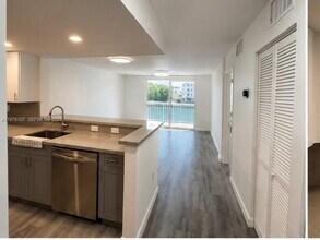 Building Photo - 4000 NE 170th St