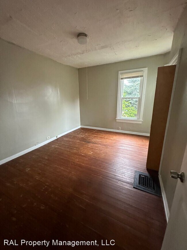 Foto del edificio - 4 br, 2 bath House - 840 E 156th St