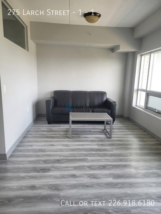 Building Photo - 275 Larch St