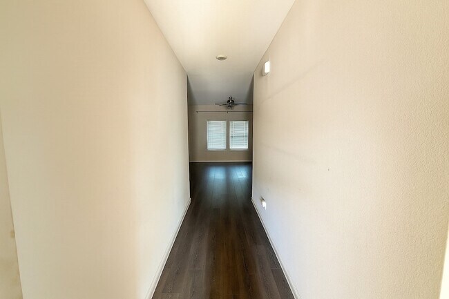 Foto del edificio - 612 Stampede Ln