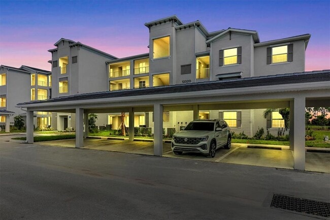 Building Photo - 12320 Wellen Golf St