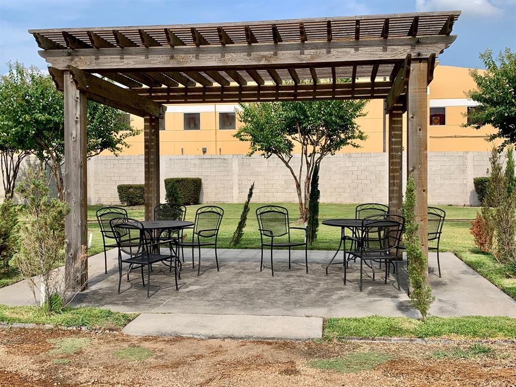 6611 W Sam Houston Pkwy S Unit 1B, Houston, TX 77072 Condo for Rent
