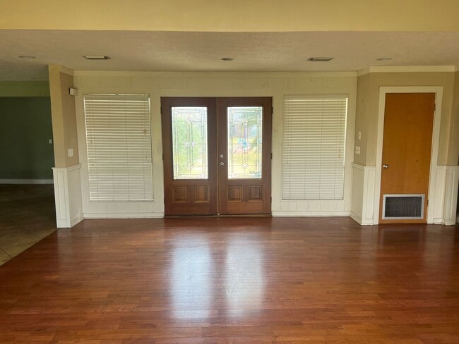 Foto del edificio - Spectacular 3 bedroom / 2 bath Single Fami...