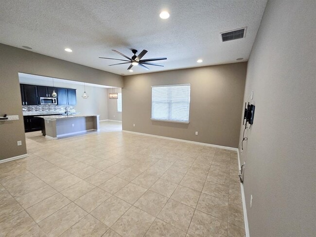 Building Photo - 3543 Meadow Breeze Loop