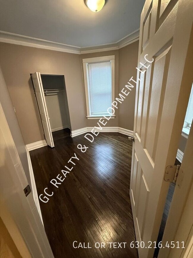 Building Photo - 7323 S Yates Blvd