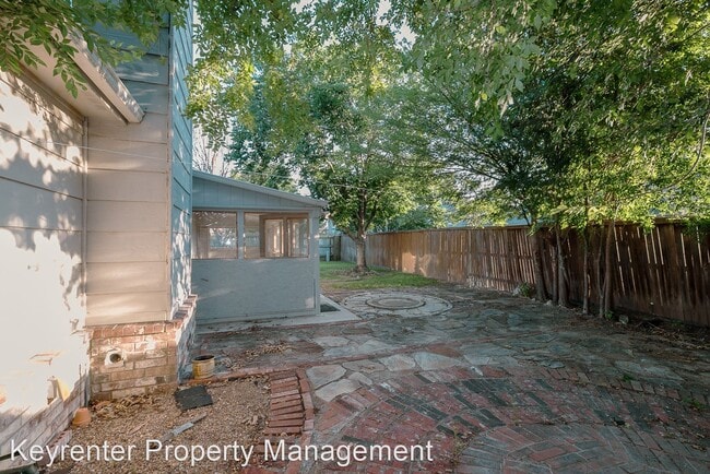 Building Photo - 3 br, 2 bath House - 11706 S Gum Ave