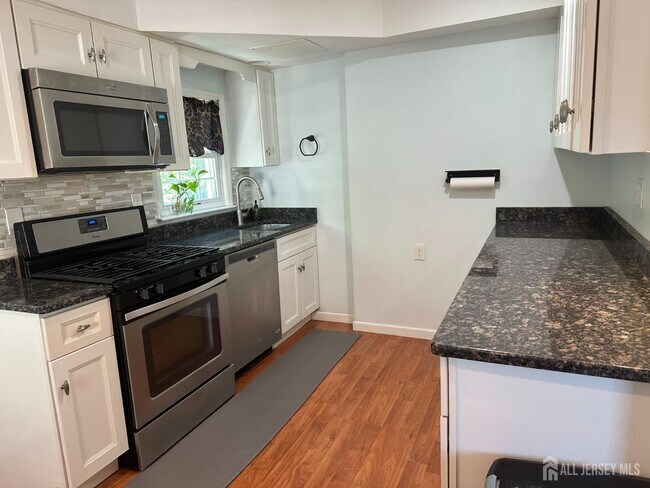 Building Photo - 536 Alice Pl