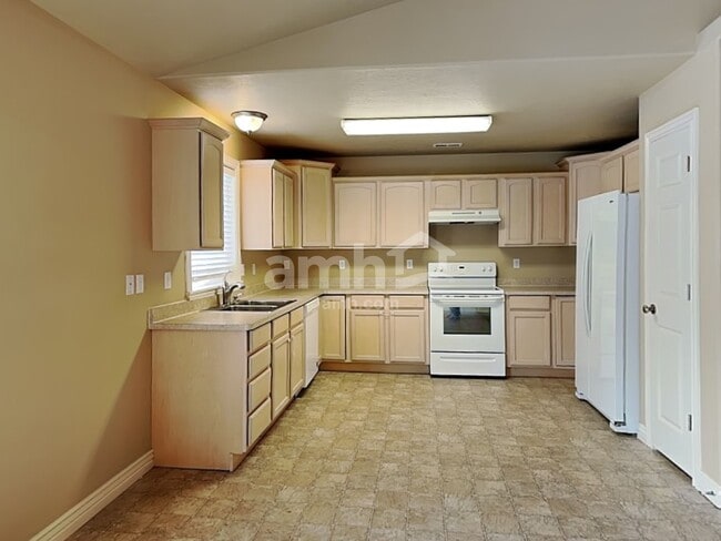 Building Photo - 171 Century Dr