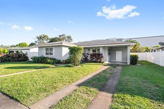 Building Photo - 1260 SW 32nd St