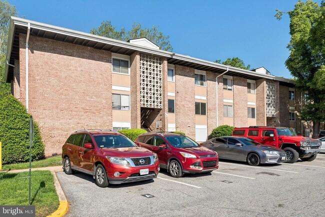 Building Photo - 575 Wilson Bridge Dr