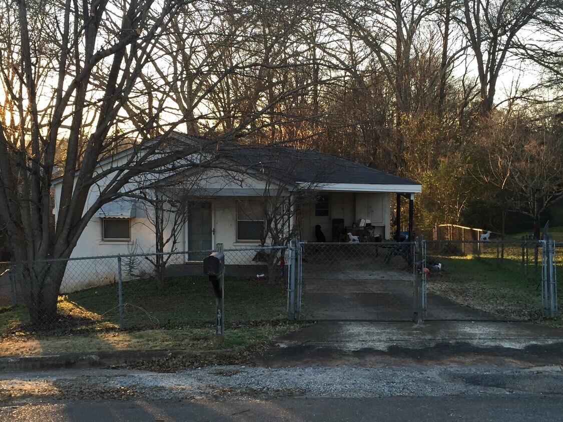 Foto principal - 312 Forney Ave SW