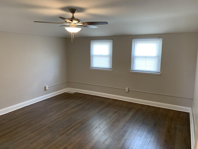 Foto del edificio - 8601 Pleasant Plains Rd
