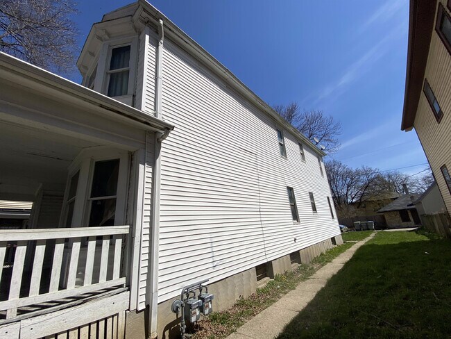 Building Photo - 2444-2446 N 44th St