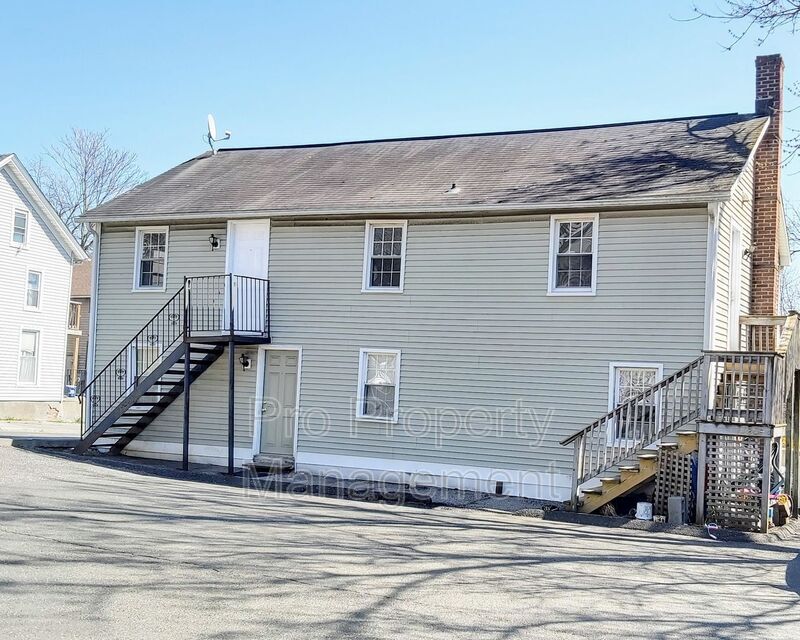 Primary Photo - 125 Railroad St