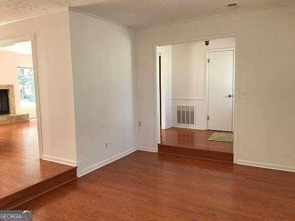 Building Photo - 3456 Brookview Dr