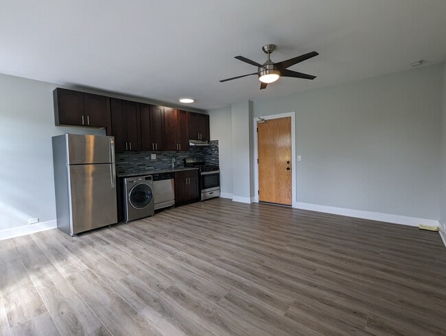 Building Photo - 730 Judson Ave