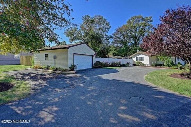 Building Photo - 1202 Allaire Ave