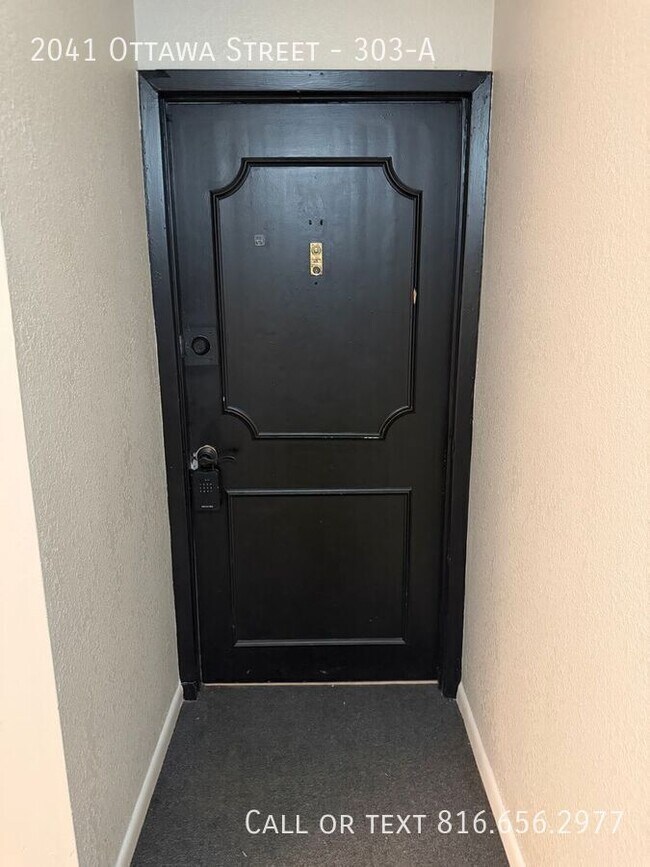 Building Photo - 2041 Ottawa St