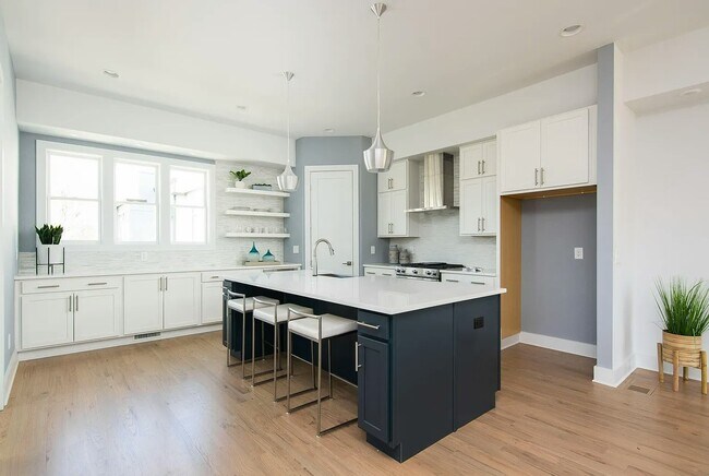 Foto del edificio - 100 Marshall Ct