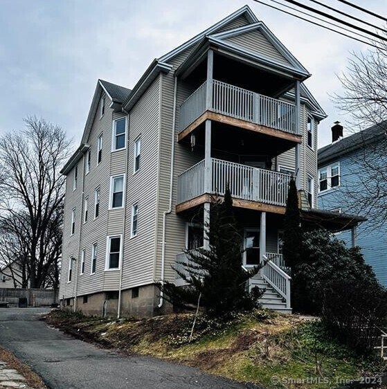 Building Photo - 270 Linwood St