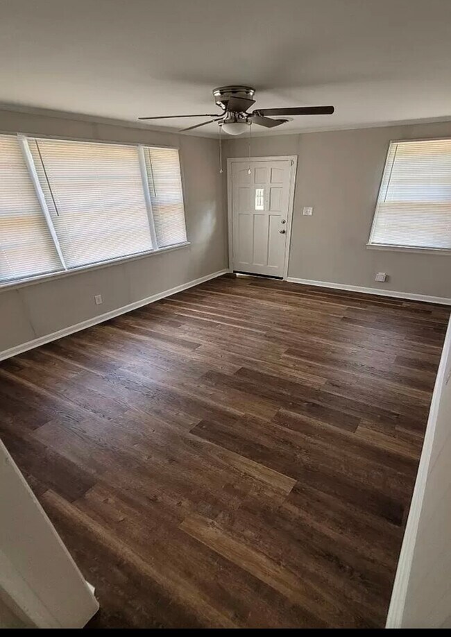 Foto del edificio - 2584 Cherry St