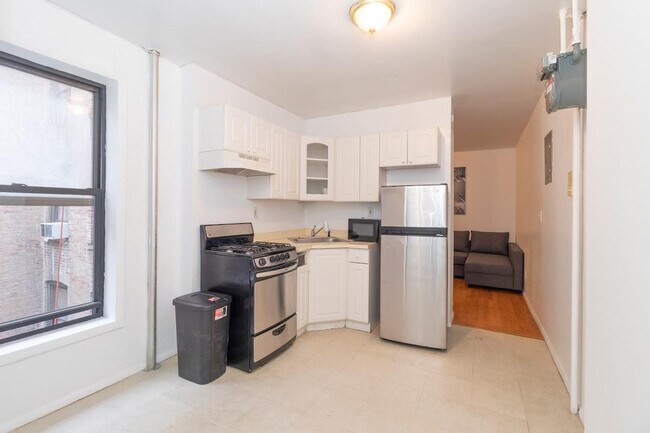 Building Photo - 1805 1st Ave